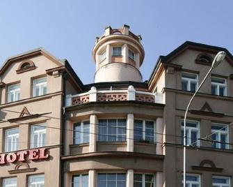 Hotel Saloon - Zlin - Edificio