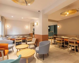 Logis Hôtel de Port d'Alon - St Cyr sur Mer - Saint-Cyr-sur-Mer - Restaurant