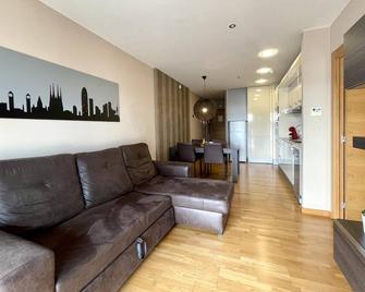 Apartment in Front of Fira Gran Via - L'Hospitalet de Llobregat - Living room