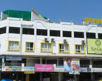 Hotel Spark - Pālakollu - Gebäude