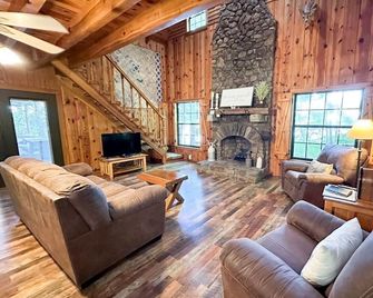 Heavenly Hideaway- Lakeview Cabin - Lucas - Sala de estar