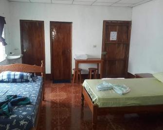 Inn Hospedaje Bullshark - Altagracia - Habitación