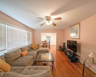 Marietta 2BR - Close to Atlanta - Marietta - Living room