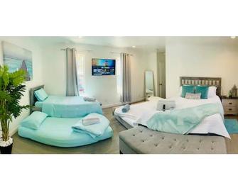 Gorgeous 2 bedroom 2 bath Near SoFI - South Gate - Bedroom