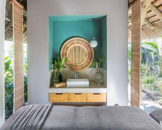 Tropical Attitude - Trou d'Eau Douce