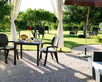B&B Villa Valentina - Taormina - Patio