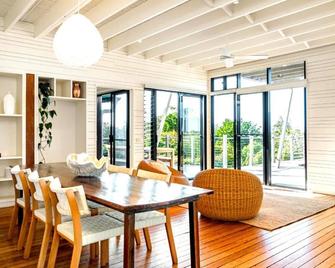 Luxico Seven Mile Beach House (with Car Parking) - Ballina - Sala de jantar