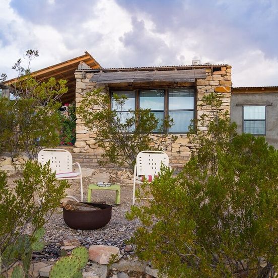 Building view of Mimi's Guestroom - Texas' Best Kept Secret!