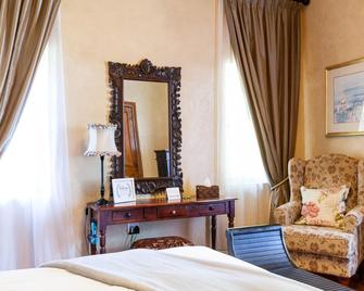 Old House Lodge - Beaufort West