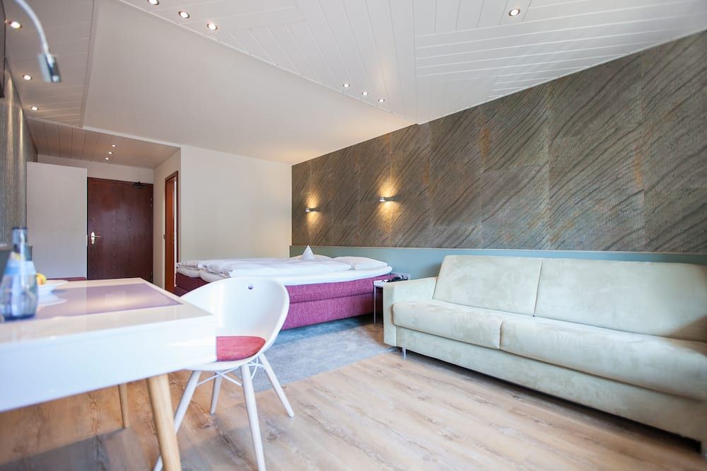 Hotel Lamm - Ostfildern - Bedroom