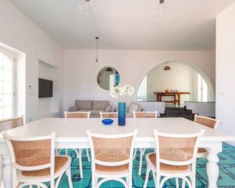 Villa Giusy 2 by BarbarHouse - Marina di Mancaversa - Comedor