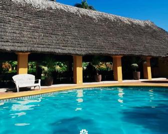 Hotel Maria Teresa - Playa Azul - Piscina