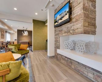 فيرفيلد إن آند سويتس باي ماريوت سبيرفيش - سبيارفيش - غرفة معيشة