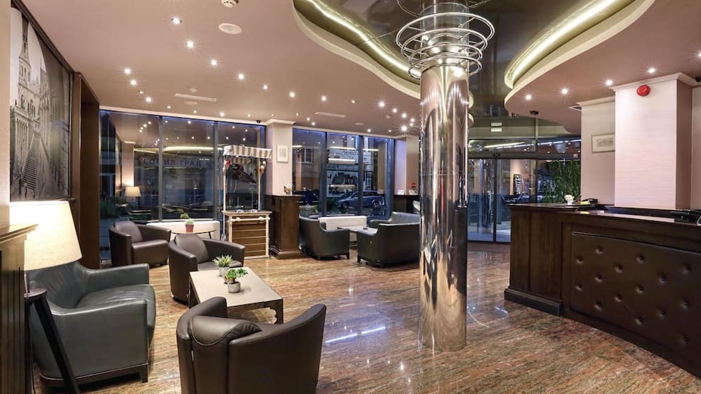 Budapest Hotel - Free Parking