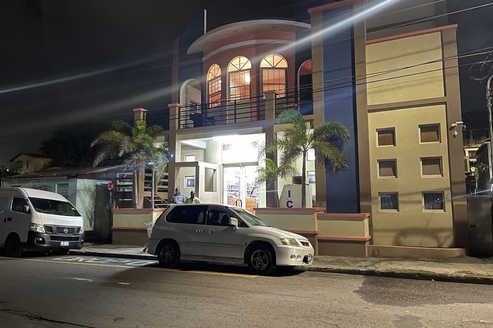 ذا كولوسيام - باسيترّ - مبنى