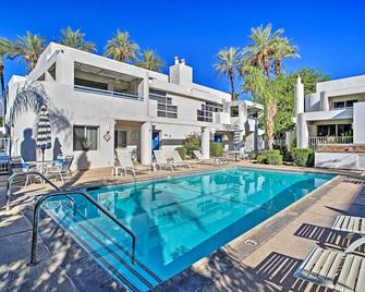 Elegant and spacious two-story suite near Palm Springs - カテドラル シティ - プール