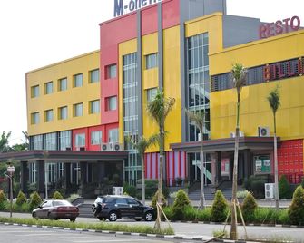 Airy Sentul Raya Jakarta Km 49.5 Bogor - Sukaraja - Building