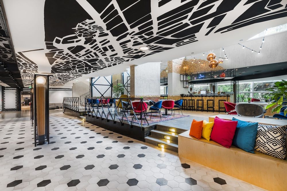 Lobby view of Mercure Budapest Buda