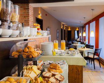 Bazilika alatt Panzió - Esztergom - Buffet