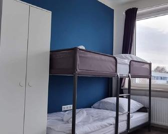 Sechsbettzimmer 'Blau' in zentraler Lage - Bremen - Makuuhuone