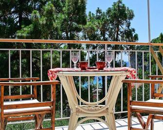 Zefiros Traditional Hotel - Palaiokastritsa - Balcón