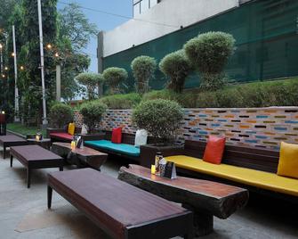 ibis Pune Viman Nagar - Pune - Innenhof
