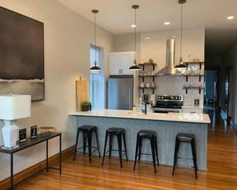 Luxury Living at The Harrison - Le Mars - Keuken
