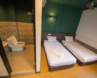 Room V Jalan Jenang By Secoms - Batu Pahat - Bedroom