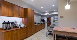 Microtel Inn & Suites by Wyndham Port Charlotte - Port Charlotte