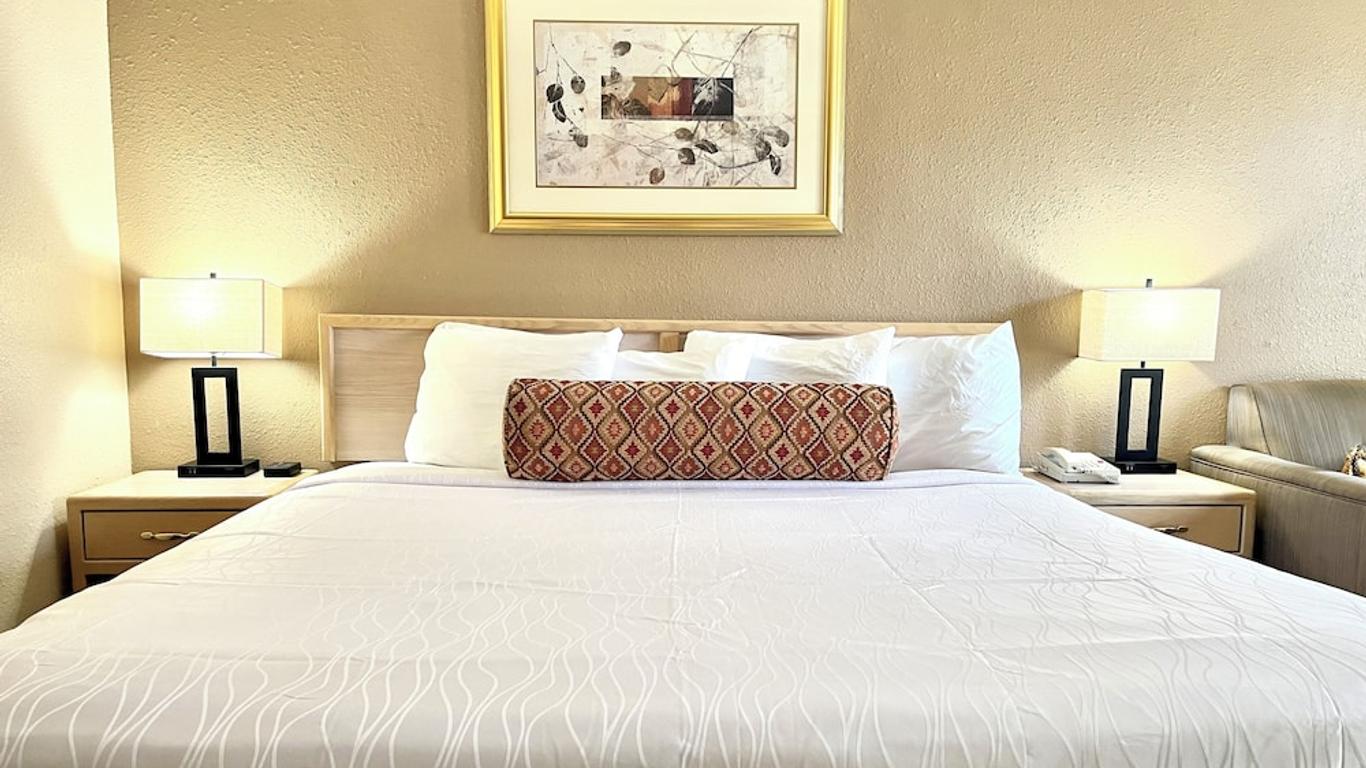 Brentwood Inn & Garden