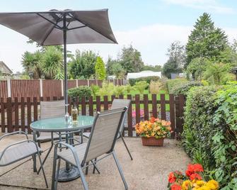 Hideaway - Alfreton - Patio