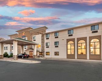 Comfort Inn and Suites Pueblo - Pueblo - Κτίριο