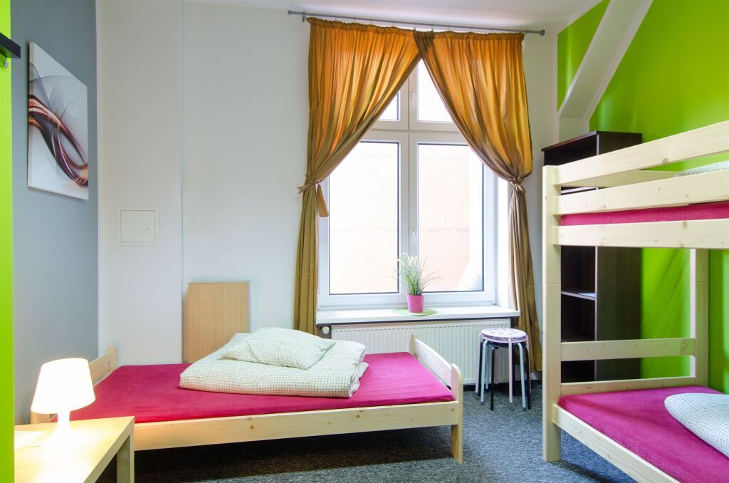 Absynt Hostel Wroclaw - ורוצלב - חדר שינה