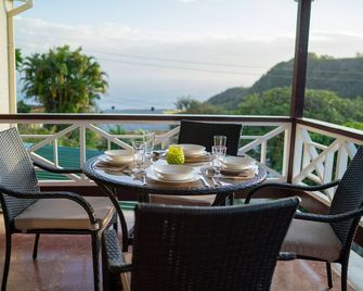 Enjoy Sunset @ Tropical Lookout - Kingstown - Balkón