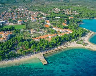 Waterman Svpetrvs Resort - סופטאר - שירותי מקום האירוח