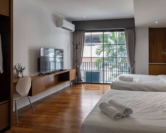 Q Space Sathorn - Narathiwas 18 - Bangkok