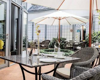 Altstadthotel Messerschmitt - במברג - פטיו