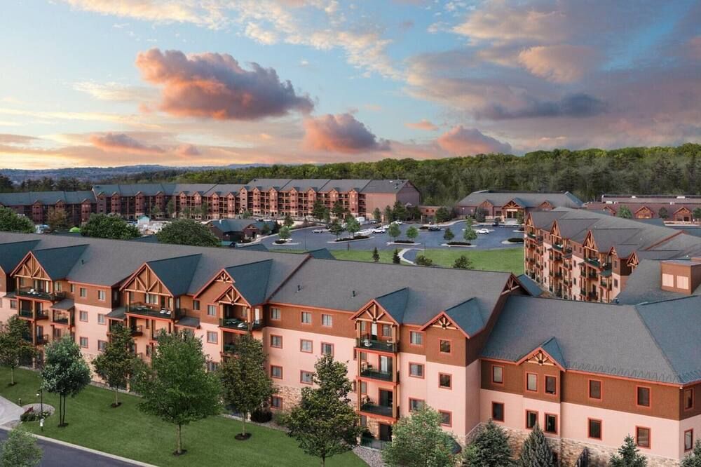 Unforgettable Family Fun at Wyn. Glacier Canyon- Water Park Passes Included-2 Bd - Lake Delton - בניין