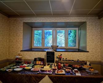 Casona Naviega - Navia - Buffet