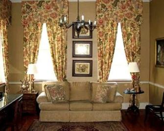 Wilkins Town House B and B - Natchez - Living room