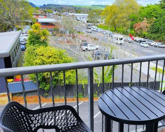 Urban Lounge Sleepery Rotorua, SureStay Collection by BW - Rotorua - Balcón