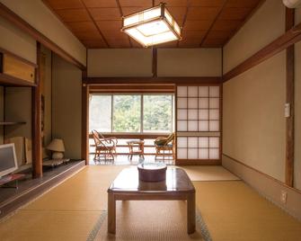 Izumiya Ryokan' Tawarayama Onsen - Nagato - Living room