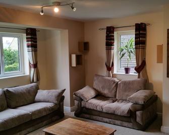 Lovely Cosy Apartment near Water Parks - Cirencester - Living room