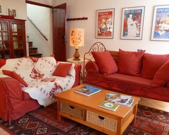 Charming village cottage renovated with taste at the heart of the Vaucluse - Pernes-les-Fontaines - Salon
