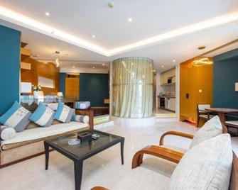 Qingshui Bay Mandao Seaview Holiday Hotel - Lingshui - Вітальня