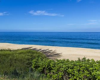 Beachfront Cottage at Log Cabins - Haleiwa - Beach
