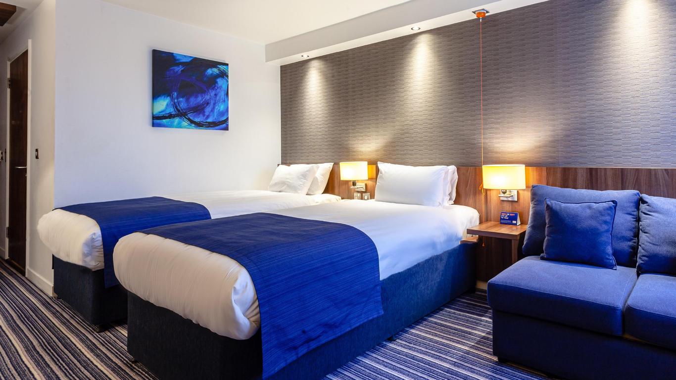 Holiday Inn Express Edinburgh Airport By IHG