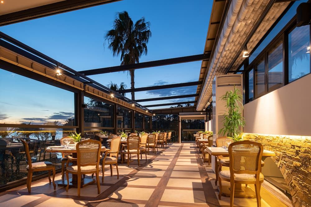 أنثيموس سي بيتش هوتل آند سبا