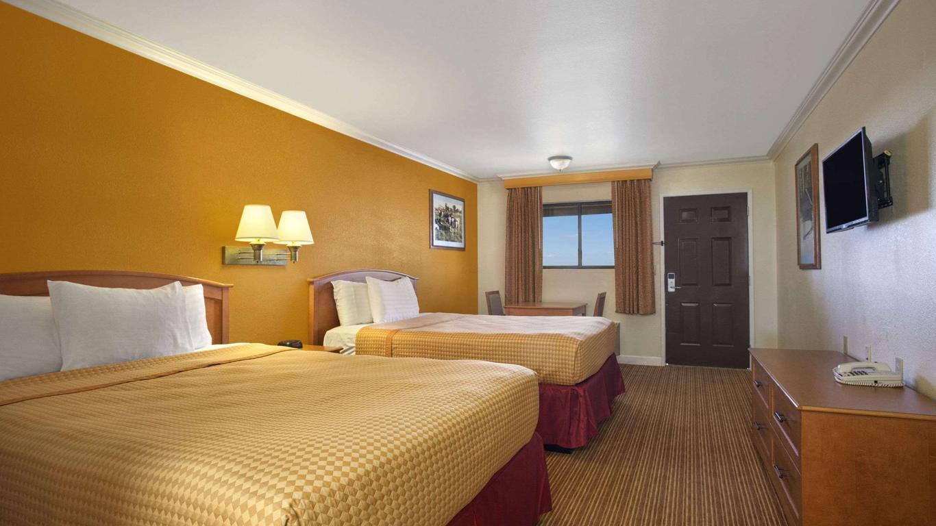 Travelodge by Wyndham Lemoore Near Naval Air Station