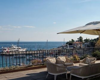 Amadria Park Hotel Royal - אופטייה - מרפסת